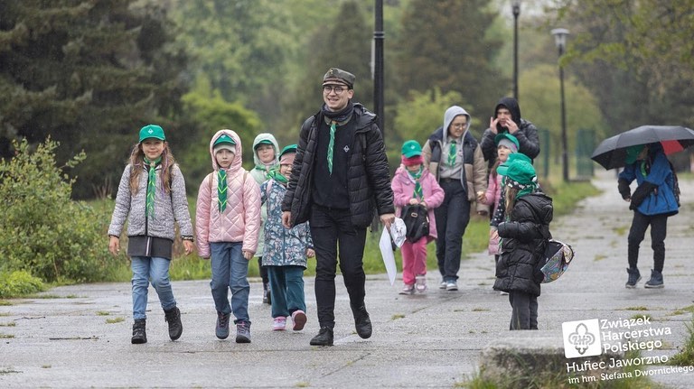 Czuwaj! ⚜️
Dzielni Apacze, Włóczykije i Leśne Skrzaty - czyli gromady z naszego hufca w terminie 20 kwietnia pomimo kapr (4/4)