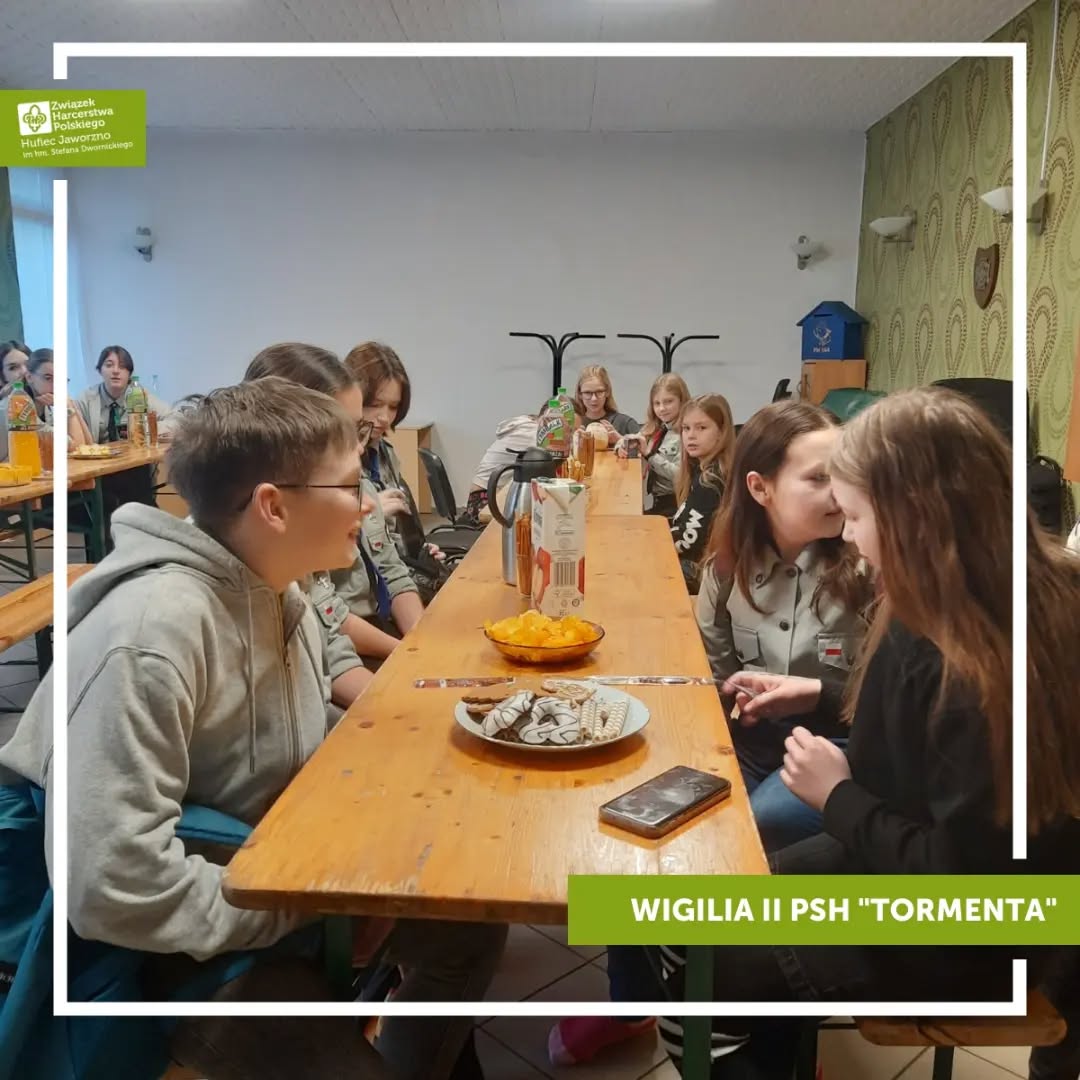 🎄⭐️ W ostatnim czasie zuchy, harcerze, wędrownicy oraz instruktorzy naszego hufca spotykali się na spotkaniach wigilijny (2/8)
