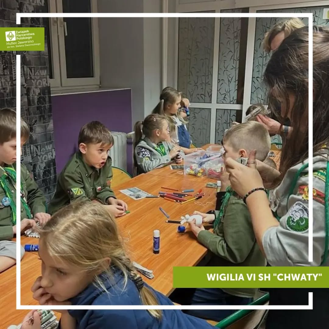 🎄⭐️ W ostatnim czasie zuchy, harcerze, wędrownicy oraz instruktorzy naszego hufca spotykali się na spotkaniach wigilijny (6/8)