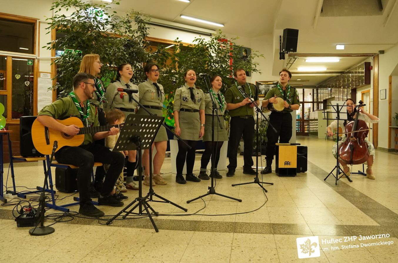 W minioną środę odbyła się uroczysta gala z okazji Dnia Myśli Braterskiej oraz 100-lecia Hufca ZHP Jaworzno w Szkole Pod (10/19)