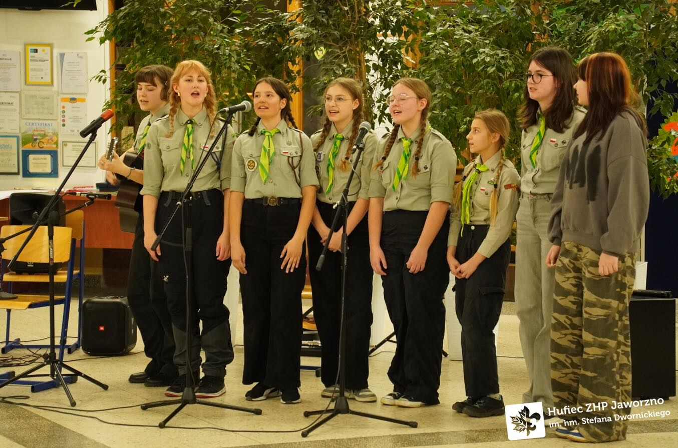W minioną środę odbyła się uroczysta gala z okazji Dnia Myśli Braterskiej oraz 100-lecia Hufca ZHP Jaworzno w Szkole Pod (6/19)