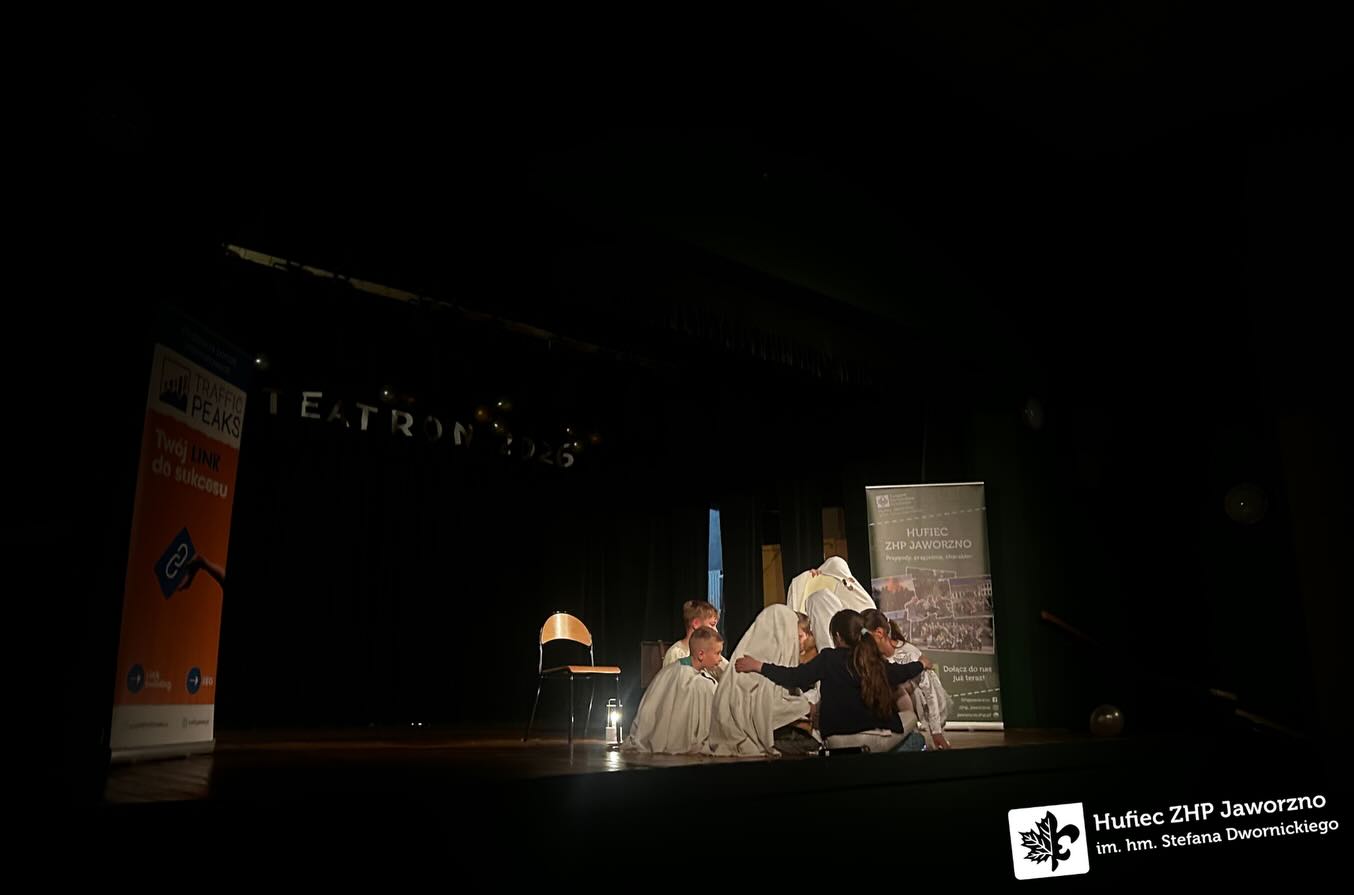 W miniony weekend odbył się Przegląd Form Teatralnych “Teatron” ✨🎭

W piątek rozpoczęliśmy wydarzenie uroczystym apelem (7/16)