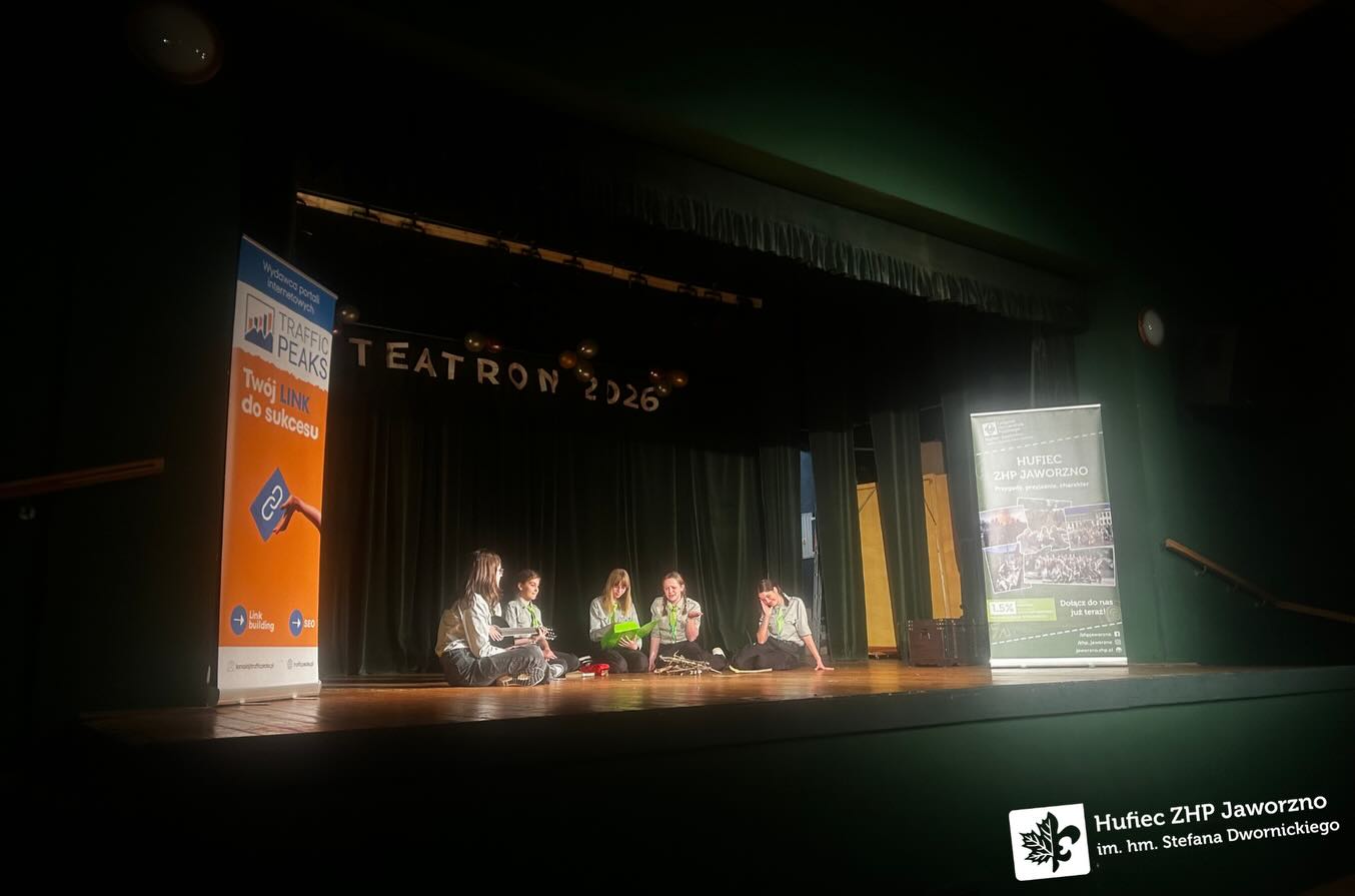 W miniony weekend odbył się Przegląd Form Teatralnych “Teatron” ✨🎭

W piątek rozpoczęliśmy wydarzenie uroczystym apelem (9/16)