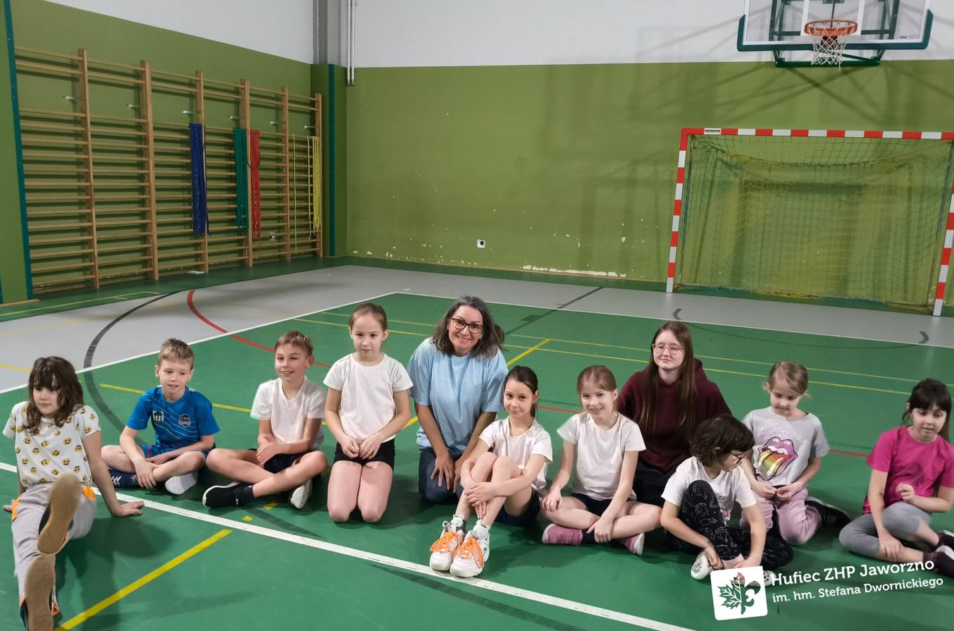 W zeszłą sobotę (tj. 07.02) odbyła się Olimpiada Zuchowa.

Całość zaczęła się od oficjalnego rozpoczęcia oraz muzycznej (11/18)