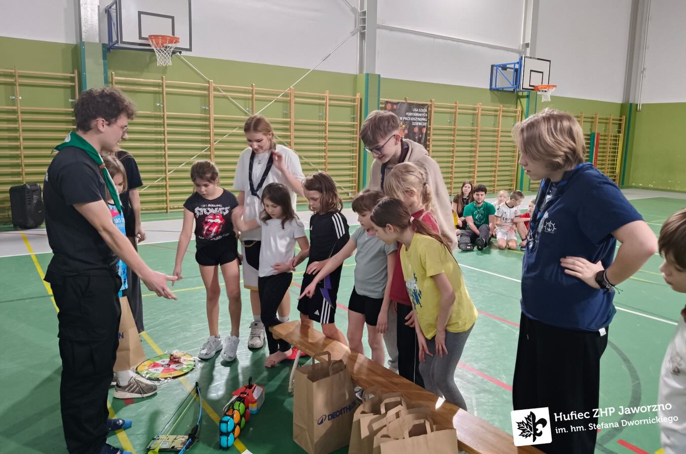 W zeszłą sobotę (tj. 07.02) odbyła się Olimpiada Zuchowa.

Całość zaczęła się od oficjalnego rozpoczęcia oraz muzycznej (14/18)