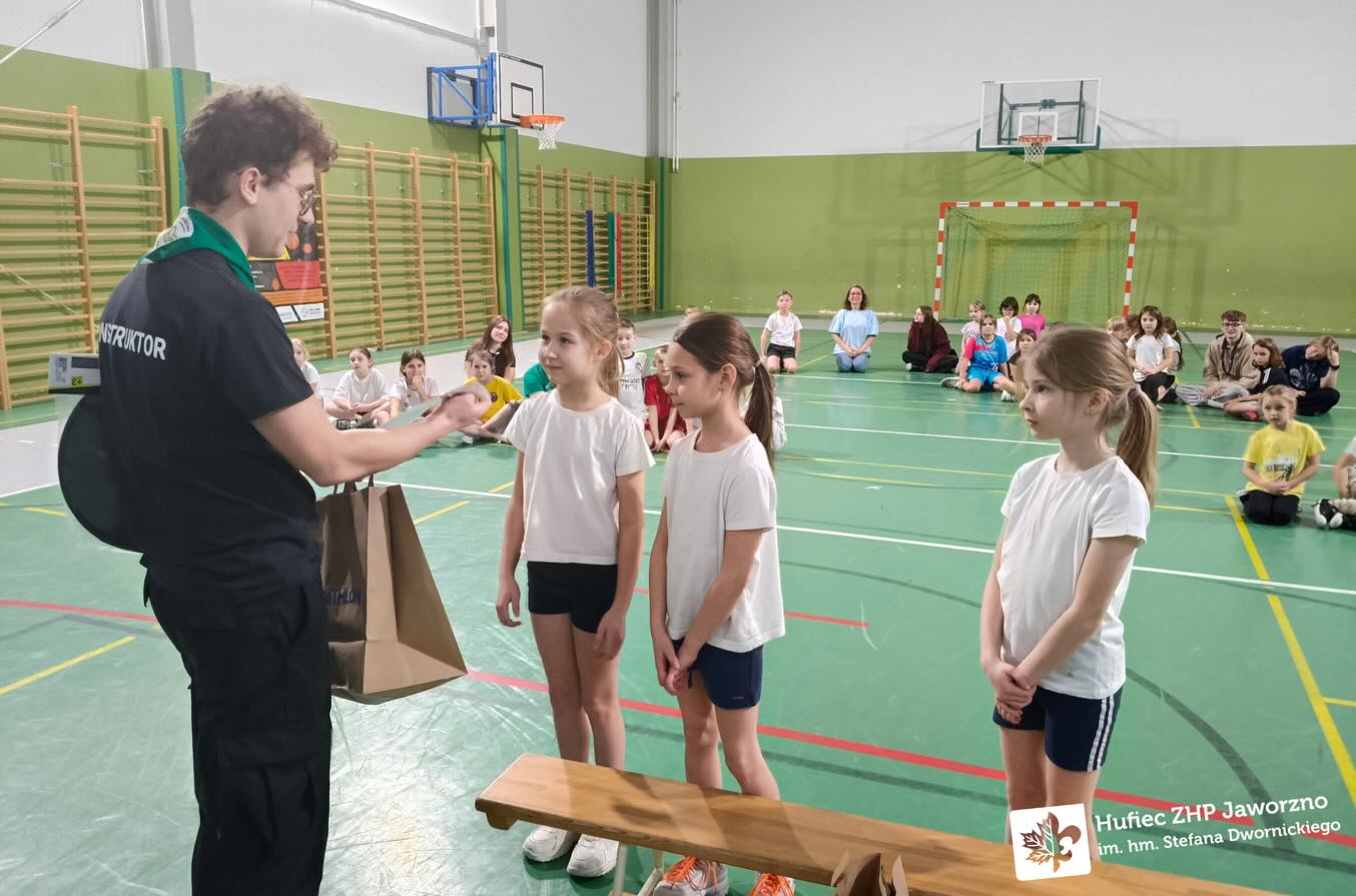 W zeszłą sobotę (tj. 07.02) odbyła się Olimpiada Zuchowa.

Całość zaczęła się od oficjalnego rozpoczęcia oraz muzycznej (15/18)