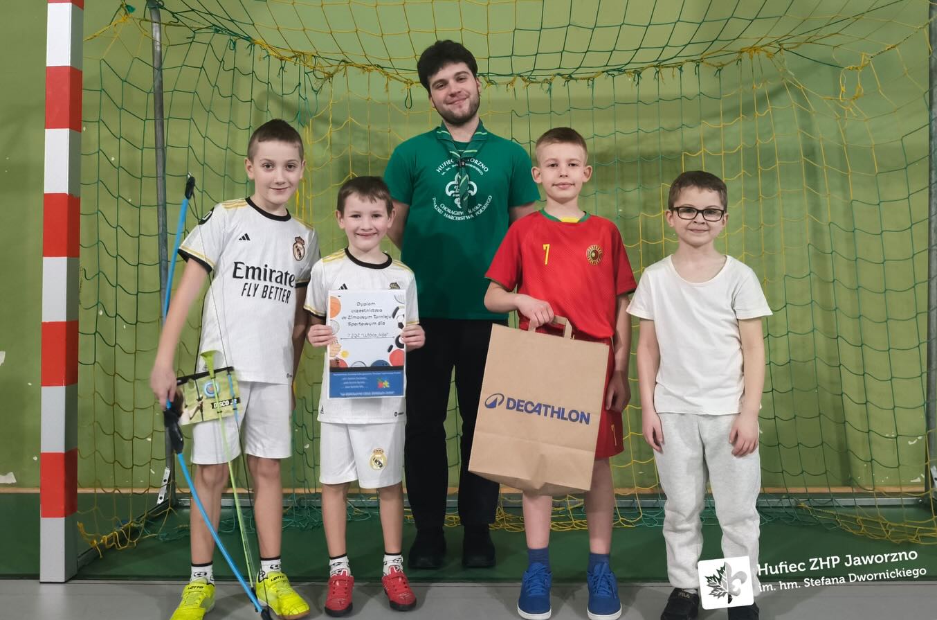 W zeszłą sobotę (tj. 07.02) odbyła się Olimpiada Zuchowa.

Całość zaczęła się od oficjalnego rozpoczęcia oraz muzycznej (18/18)