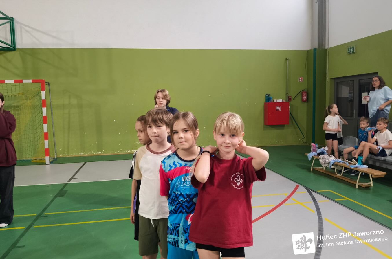 W zeszłą sobotę (tj. 07.02) odbyła się Olimpiada Zuchowa.

Całość zaczęła się od oficjalnego rozpoczęcia oraz muzycznej (3/18)